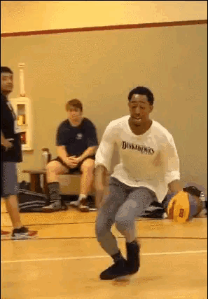 src=http___zkres1.myzaker.com_202007_5f142810b15ec012606554cb_raw.gif&refer=http___zkres1.myzaker.gif