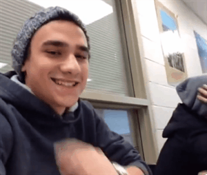 8d5f9389c6.gif
