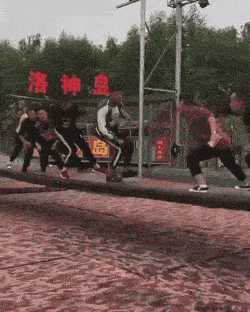 202112132100569994.gif