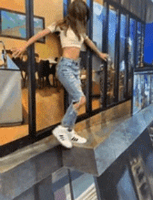 zr982.gif
